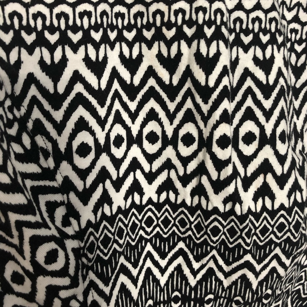 3/$25 Weavers Printed Cropped Tank - Picture 4 of 4
